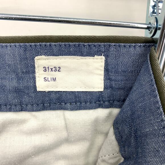 GAP Slim Leg Casual Chino Pants Mens Size 31" X 32" Military Green *FLAW - Picture 6 of 8